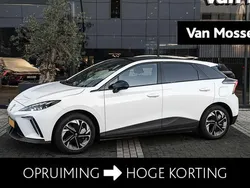 Wit Nieuw 2025 MG MG4 EV Trophy Hatchback | € 35.600 (Eerlijke prijs)