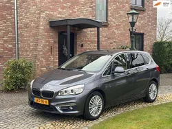Grijs, metallic lak Gebruikt 2015 BMW 220 Active Tourer Luxury Line MPV | € 15.900 (Eerlijke prijs)