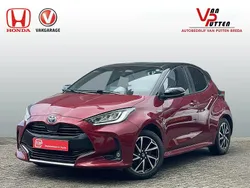 Rood Gebruikt 2022 Toyota Yaris Hybrid Style Hatchback | € 20.950 (Eerlijke prijs)