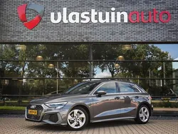 Grijs Gebruikt 2020 Audi A3 Sportback S-Line Hatchback | € 23.950 (Iets duurder)