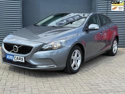 Grijs Gebruikt 2016 Volvo V40 R-Design Stationwagen | € 12.950 (Eerlijke prijs)