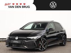 Zwart Gebruikt 2024 VW Golf VIII Style Hatchback | € 42.695 (Eerlijke prijs)