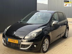 Zwart Gebruikt 2011 Renault Scénic III MPV | € 2.950 (Goede deal)