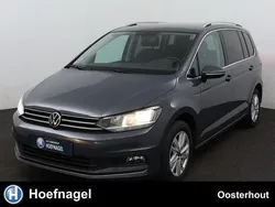 Grijs Gebruikt 2021 VW Touran Highline MPV | € 32.450 (Duur)