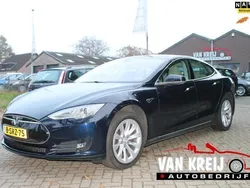 Blauw, metallic lak Gebruikt 2013 Tesla Model S Performance Sedan | € 21.850 (Eerlijke prijs)