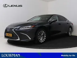 Zwart, metallic lak Gebruikt 2019 Lexus ES300 President Line Sedan | € 39.950