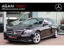 Zwart, metallic lak Gebruikt 2018 Mercedes E200 Premium Stationwagen | € 24.995 (Goede deal)