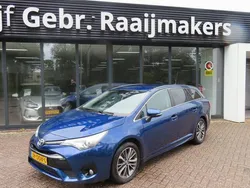 Blauw, metallic lak Gebruikt 2016 Toyota Avensis Stationwagen | € 8.900