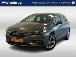 Grijs Gebruikt 2017 Opel Astra Edition Stationwagen | € 11.925 (Eerlijke prijs)