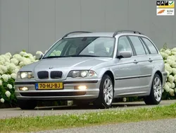 Zilver, metallic lak Gebruikt 2001 BMW 325 Executive Stationwagen | € 3.940 (Iets duurder)