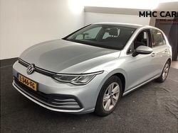 Grijs Gebruikt 2021 VW Golf VIII Life Hatchback | € 19.500 (Goede deal)