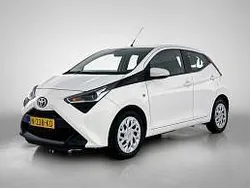 Wit Gebruikt 2021 Toyota Aygo X-play Hatchback | € 12.000 (Eerlijke prijs)