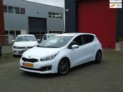 Wit Gebruikt 2016 Kia Ceed Hatchback | € 10.999
