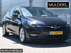 Zwart Gebruikt 2020 Opel Astra Elegance Hatchback | € 15.945 (Eerlijke prijs)