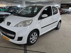 Wit Gebruikt 2011 Peugeot 107 Hatchback | € 2.750 (Eerlijke prijs)