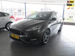 Grijs Gebruikt 2018 Ford Focus ST-Line Stationwagen | € 18.995 (Duur)