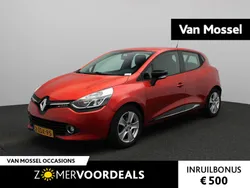 Rood Gebruikt 2015 Renault Clio IV Expression Hatchback | € 8.900 (Iets duurder)
