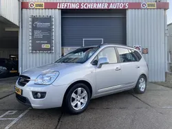 Grijs, metallic lak Gebruikt 2008 Kia Carens MPV | € 3.940 (Eerlijke prijs)