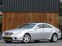 Grijs, metallic lak Gebruikt 2005 Mercedes CLS55 AMG AMG Sedan | € 21.995