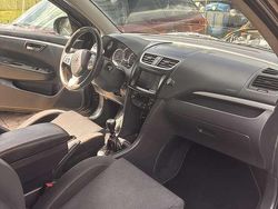 Zwart Gebruikt 2012 Suzuki Swift Hatchback | € 6.700 (Goede deal)