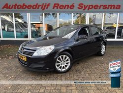 Zwart Gebruikt 2004 Opel Astra Enjoy Hatchback | € 1.445 (Iets duurder)