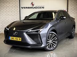 Grijs, metallic lak Nieuw 2024 Lexus RZ 450e Executive Line SUV | € 56.900