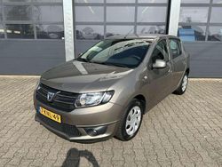 Beige Gebruikt 2013 Dacia Sandero Lauréate Hatchback | € 5.835 (Eerlijke prijs)