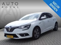 Wit Gebruikt 2017 Renault Mégane IV Bose Edition Hatchback | € 12.995 (Eerlijke prijs)