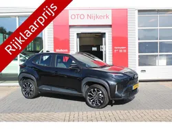 Zwart Gebruikt 2024 Toyota Yaris Cross X-plore SUV | € 29.900 (Eerlijke prijs)
