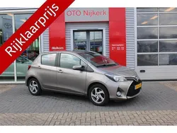 Bruin Gebruikt 2015 Toyota Yaris Hatchback | € 14.900 (Iets duurder)