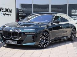 Groen Nieuw 2025 BMW M760e Executive Sedan | € 209.365