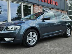 Grijs Gebruikt 2015 Skoda Octavia Ambition Stationwagen | € 7.950 (Eerlijke prijs)