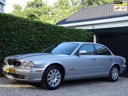 Grijs, metallic lak Gebruikt 2006 Jaguar XJ Sedan | € 9.950