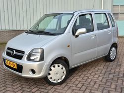 Grijs, metallic lak Gebruikt 2005 Opel Agila Hatchback | € 1.895 (Iets duurder)