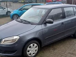 Grijs, metallic lak Gebruikt 2010 Skoda Fabia Drive Hatchback | € 3.750 (Eerlijke prijs)