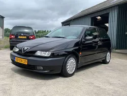 Zwart Gebruikt 1995 Alfa Romeo 145 Hatchback | € 7.450