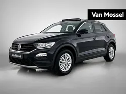 Zwart Gebruikt 2020 VW T-Roc Style SUV | € 25.900 (Eerlijke prijs)