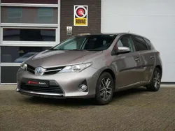 Grijs Gebruikt 2015 Toyota Auris Hybrid Hatchback | € 14.950 (Eerlijke prijs)