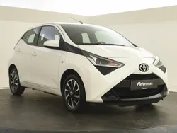 Wit Gebruikt 2019 Toyota Aygo X-play Hatchback | € 10.999 (Iets duurder)