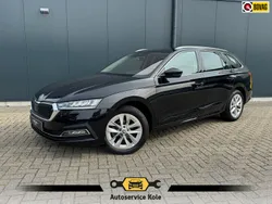 Zwart Gebruikt 2023 Skoda Octavia Business Line Stationwagen | € 25.735 (Eerlijke prijs)