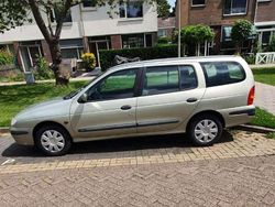 Groen Gebruikt 2002 Renault Mégane GrandTour Expression Stationwagen | € 1.400