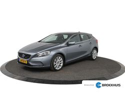 Grijs Gebruikt 2016 Volvo V40 Momentum Stationwagen | € 17.895 (Eerlijke prijs)