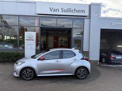 Grijs Gebruikt 2022 Toyota Yaris Hybrid Hatchback | € 22.995 (Eerlijke prijs)