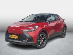 Rood Nieuw 2025 Toyota C-HR Executive SUV | € 47.999 (Duur)