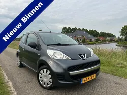 Grijs Gebruikt 2009 Peugeot 107 Hatchback | € 2.900