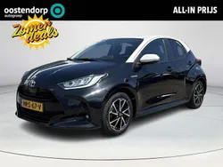 Zwart Gebruikt 2021 Toyota Yaris Hybrid Style Hatchback | € 21.888 (Eerlijke prijs)