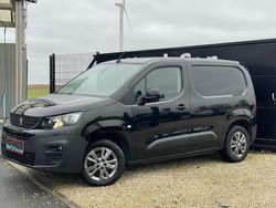 Zwart Gebruikt 2022 Peugeot Partner Van | € 19.990