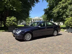 Blauw Gebruikt 2005 Mercedes E350 Elegance Sedan | € 4.950 (Eerlijke prijs)