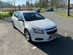 Wit Gebruikt 2011 Chevrolet Cruze LS Hatchback | € 2.400 (Eerlijke prijs)