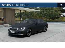Grijs Nieuw 2025 BMW 550e Comfort Edition Sedan | € 113.364 (Iets duurder)
